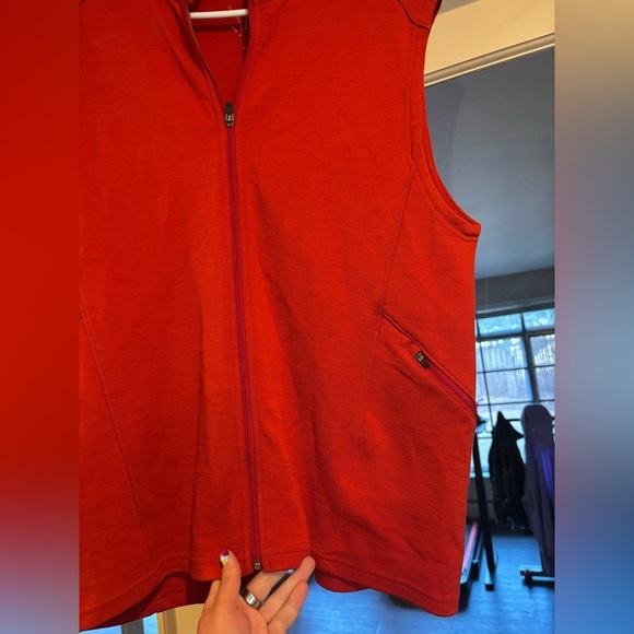 Men's Bright Red Marino Wool Ibex Zip Vest Size XL - Picture 5 of 6